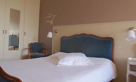 Logis L'Auberge Du Gros Silly-sur-Nied エクステリア 写真