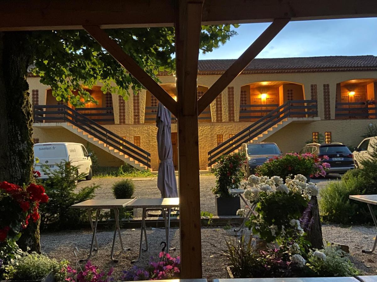 Logis L'Auberge Du Gros Silly-sur-Nied エクステリア 写真