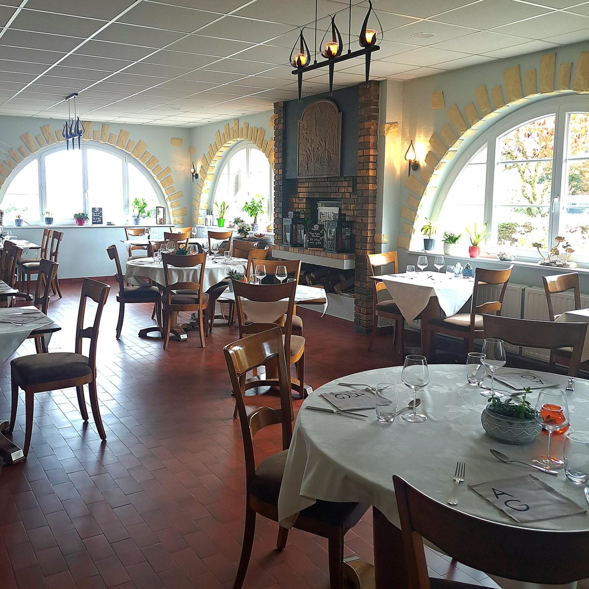 Logis L'Auberge Du Gros Silly-sur-Nied エクステリア 写真