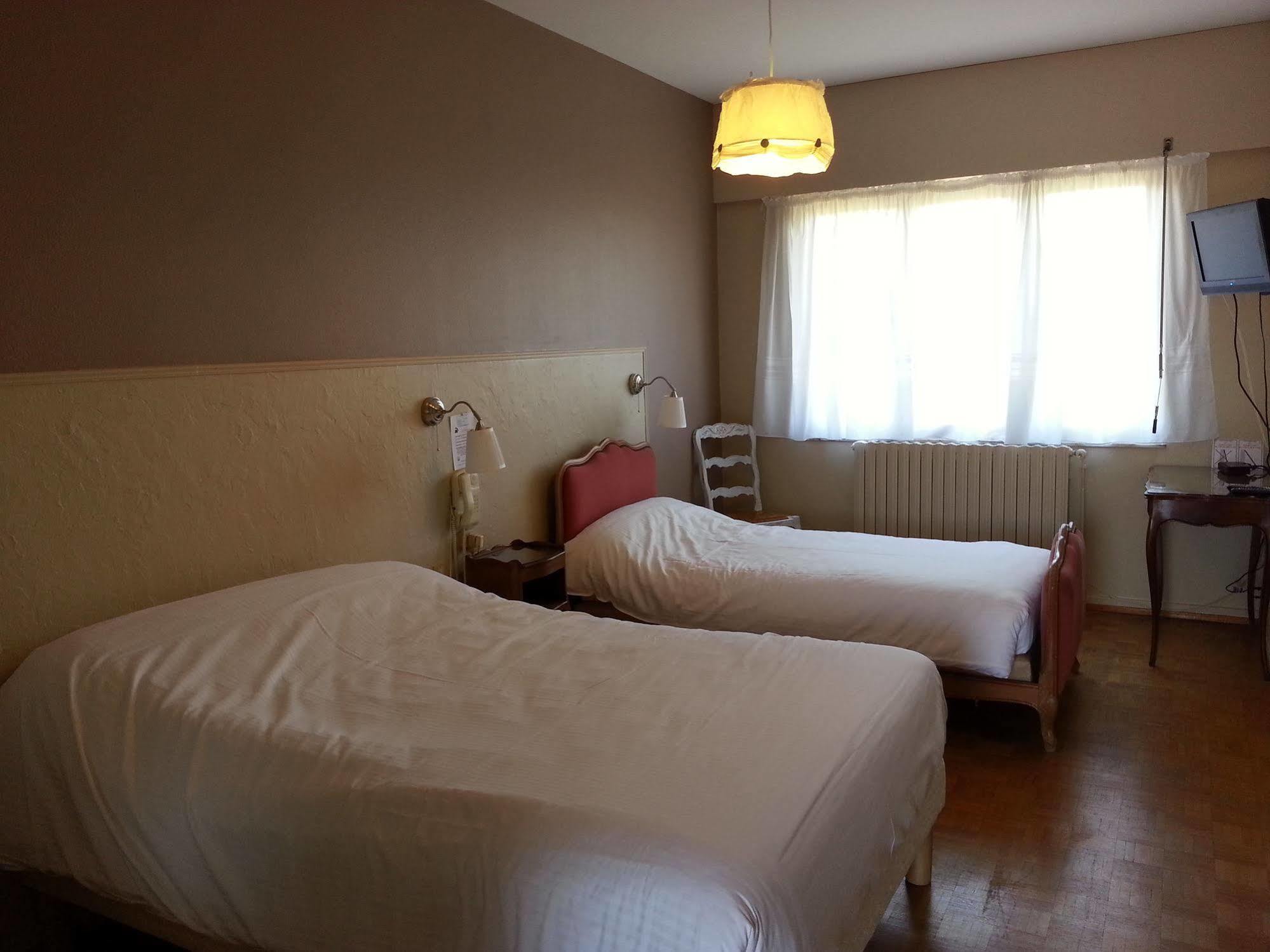Logis L'Auberge Du Gros Silly-sur-Nied エクステリア 写真