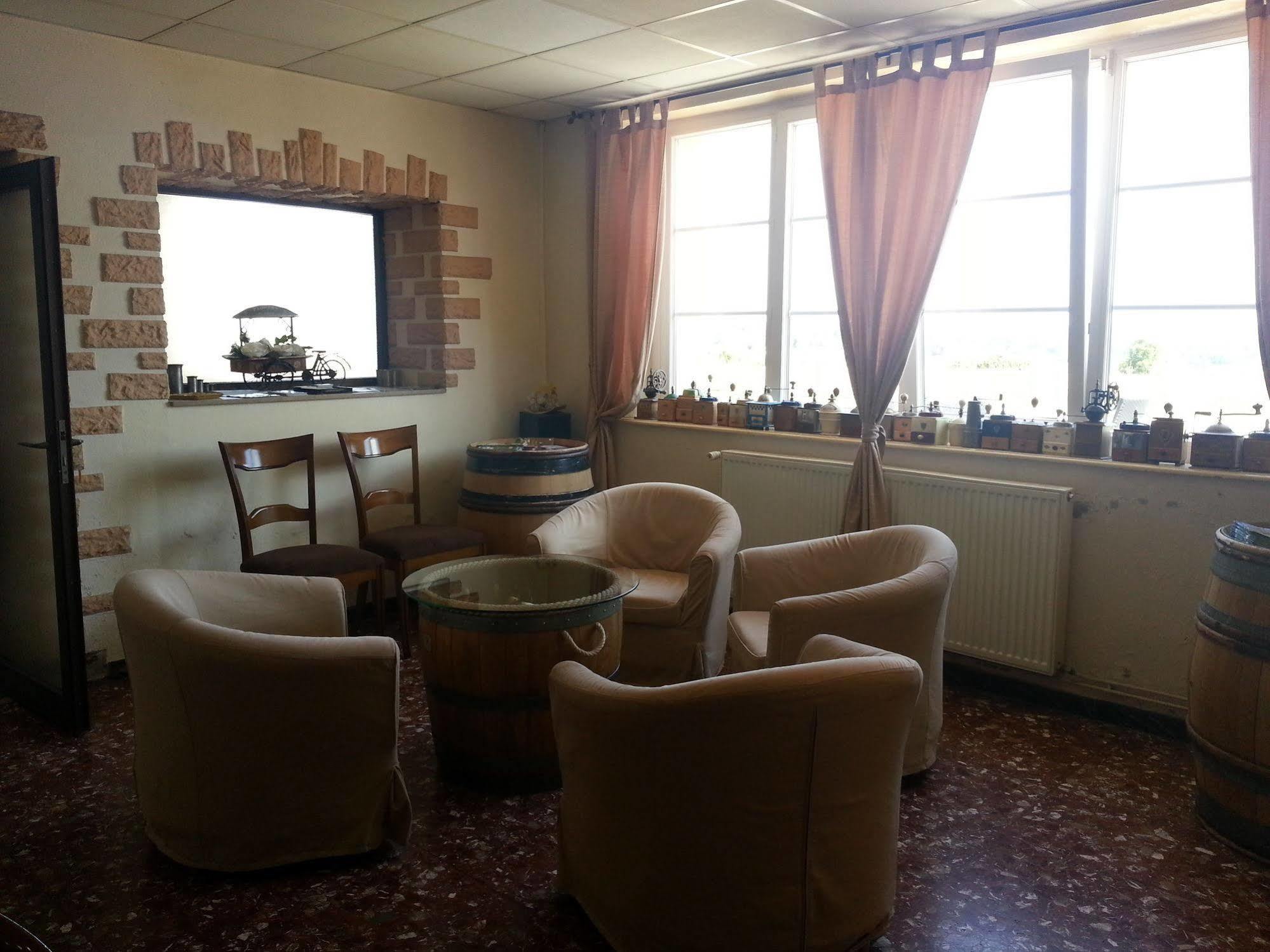 Logis L'Auberge Du Gros Silly-sur-Nied エクステリア 写真