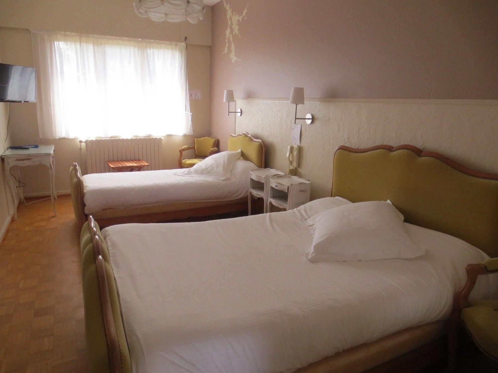 Logis L'Auberge Du Gros Silly-sur-Nied エクステリア 写真