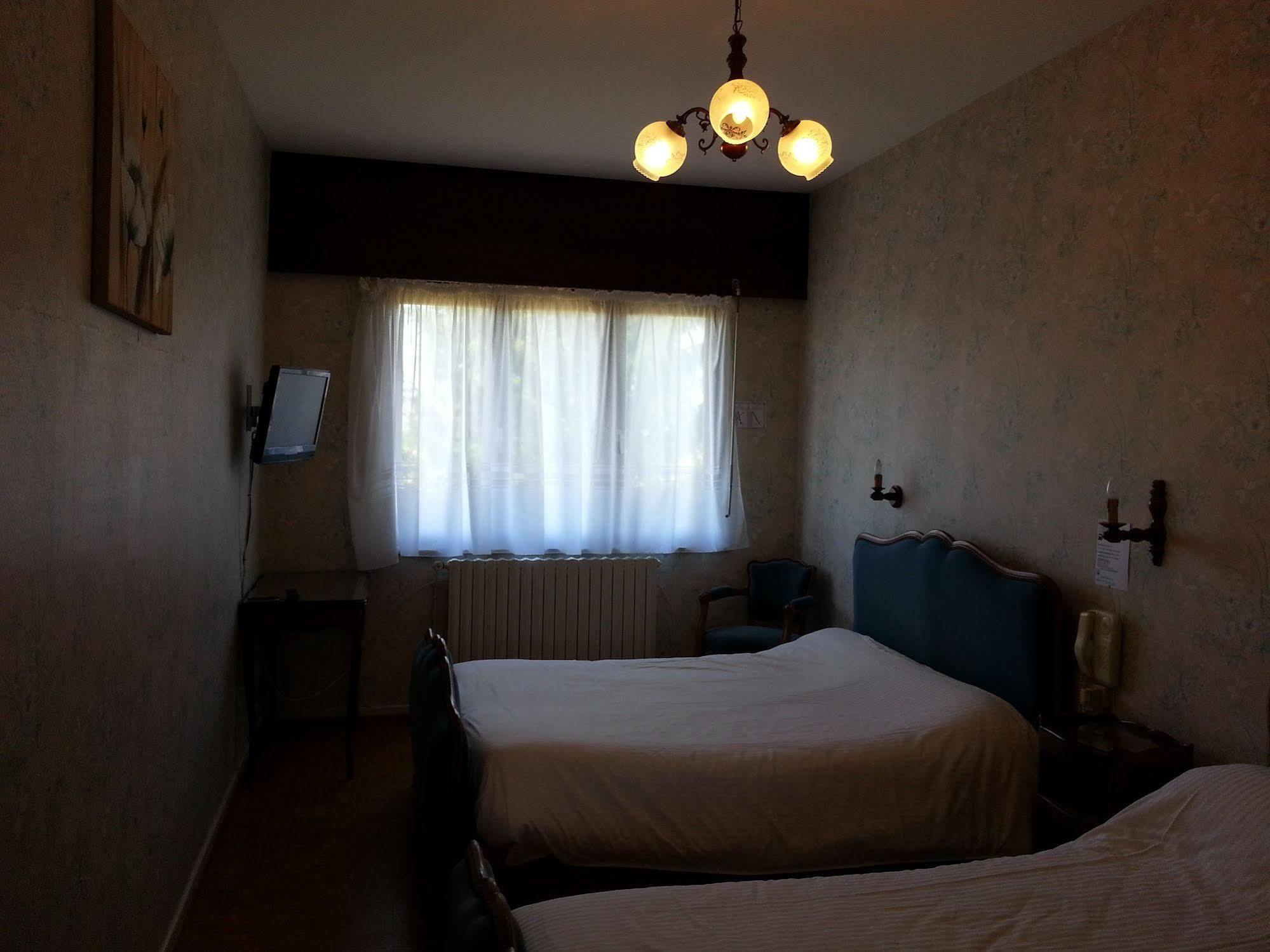 Logis L'Auberge Du Gros Silly-sur-Nied エクステリア 写真