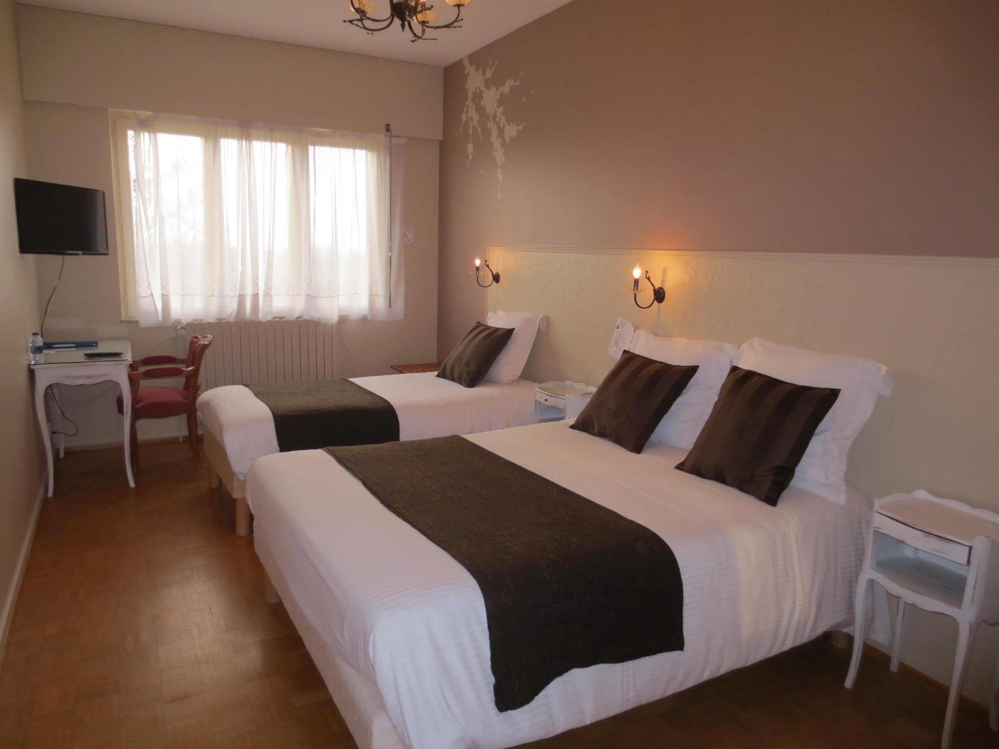 Logis L'Auberge Du Gros Silly-sur-Nied エクステリア 写真