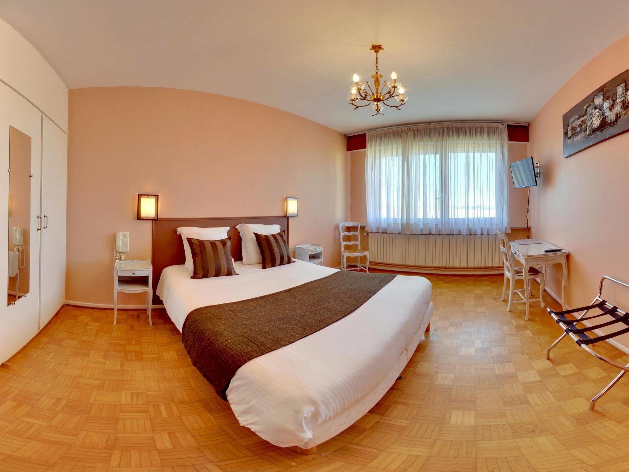 Logis L'Auberge Du Gros Silly-sur-Nied エクステリア 写真