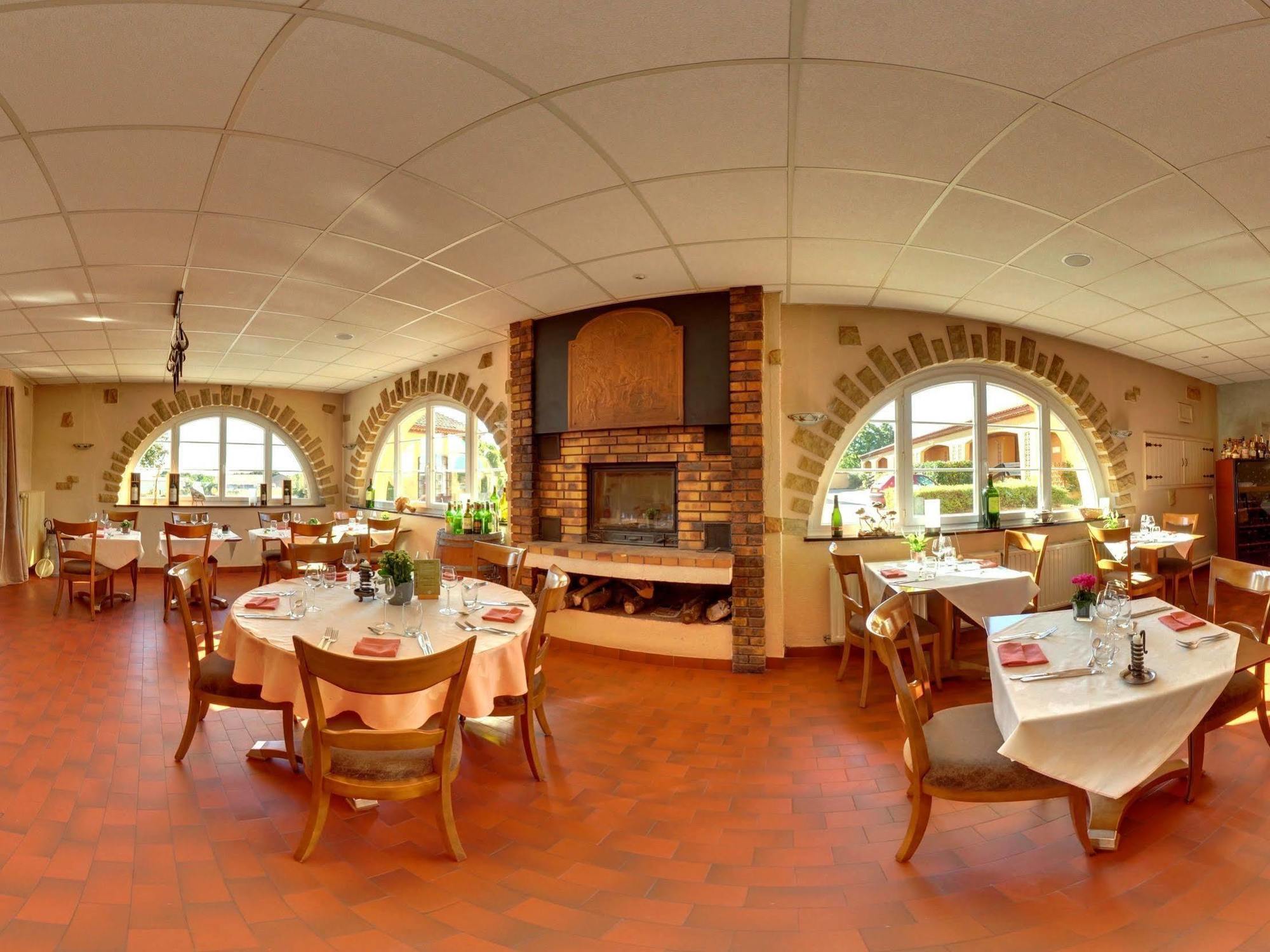 Logis L'Auberge Du Gros Silly-sur-Nied エクステリア 写真