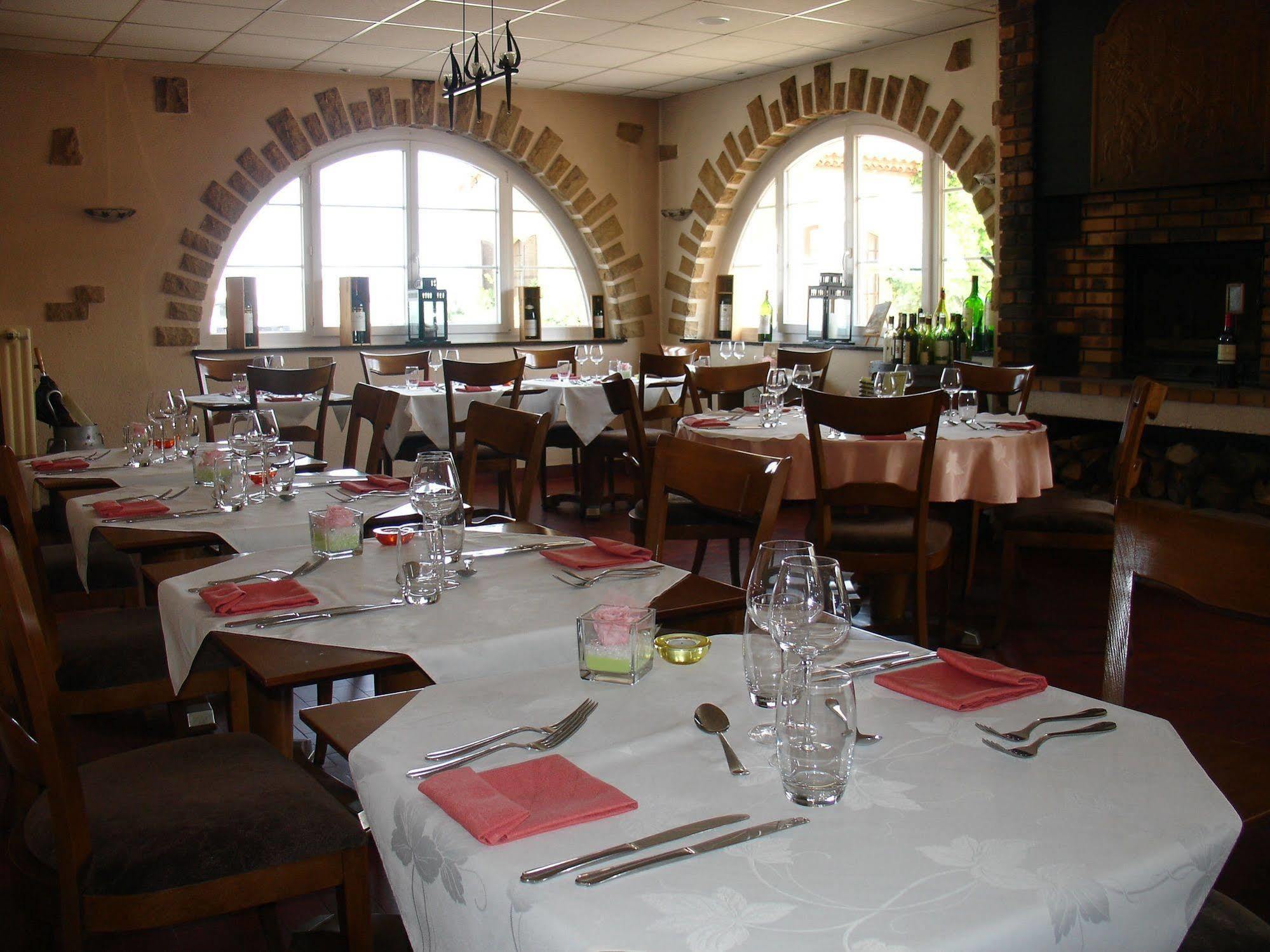 Logis L'Auberge Du Gros Silly-sur-Nied エクステリア 写真